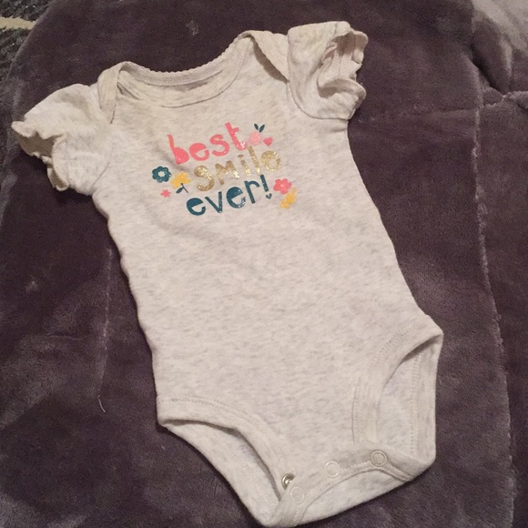 Newborn girl onesie - Picture 1 of 1